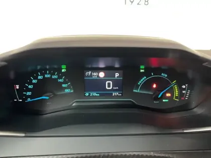 Photo 11 Peugeot 2008  Electrique 50 kWh 136 ch