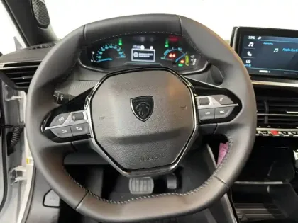 Photo 12 Peugeot 2008  Electrique 50 kWh 136 ch