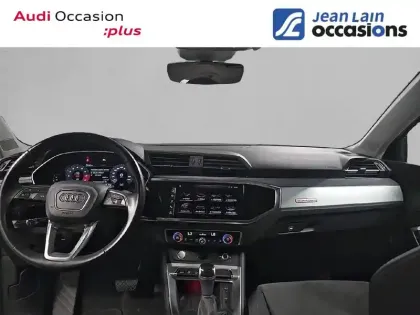 Photo 17 Audi Q3  40 TFSI 190 ch S tronic 7 Quattro