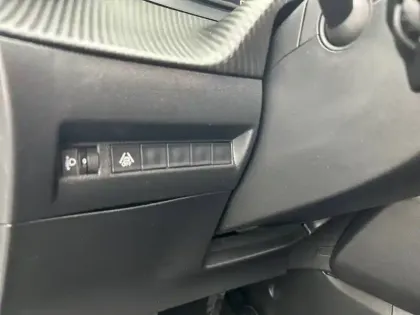 Photo 41 Peugeot 2008  PureTech 100 S&S BVM6
