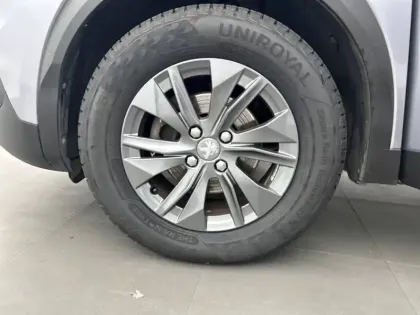 Photo 33 Peugeot 2008  PureTech 100 S&S BVM6