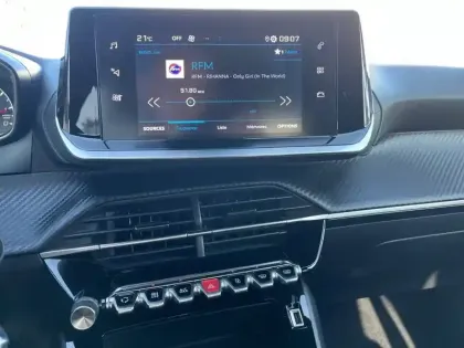Photo 14 Peugeot 2008  PureTech 100 S&S BVM6
