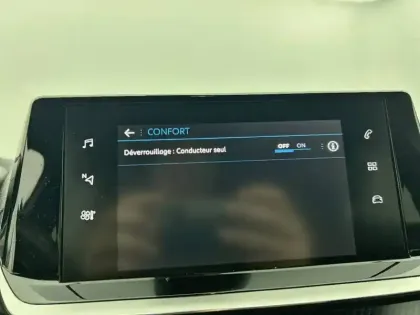 Photo 52 Peugeot 2008  PureTech 100 S&S BVM6