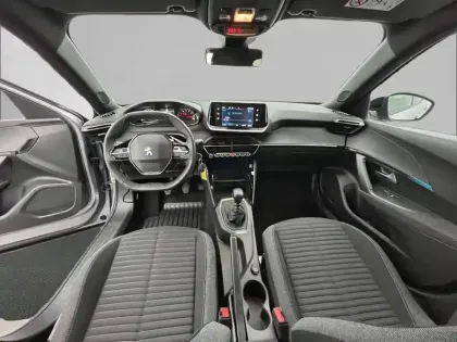 Photo 28 Peugeot 2008  PureTech 100 S&S BVM6