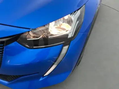 Photo 31 Peugeot 208  Electrique 50 kWh 136ch