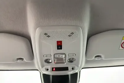 Photo 20 Peugeot 208  Hybrid 110 ch e-DCS6