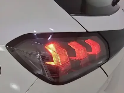 Photo 16 Peugeot 208  Electrique 50 kWh 136ch