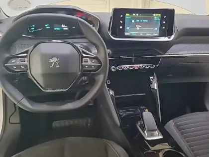 Photo 7 Peugeot 208  Electrique 50 kWh 136ch