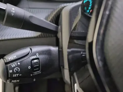 Photo 26 Peugeot 208  Electrique 50 kWh 136ch