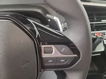 Photo 21 Peugeot 208  Hybrid 100 e-DCS6