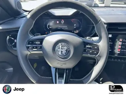 Photo 8 Alfa Romeo Junior  1.2 Ibrida 145 ch e-DCT6
