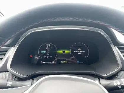 Photo 13 Renault Captur  E-Tech full hybrid 160 ch