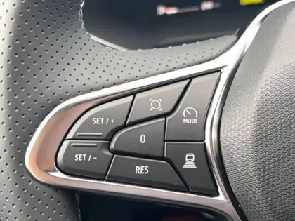 Photo 15 Renault Captur  E-Tech full hybrid 160 ch