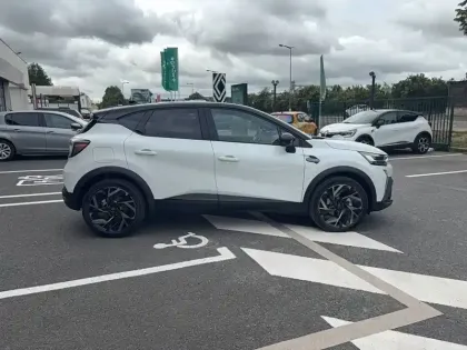 Photo 5 Renault Captur  E-Tech full hybrid 160 ch