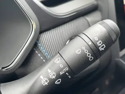 Photo 18 Renault Captur  E-Tech full hybrid 160 ch