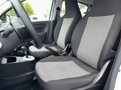 Photo 8 Renault Twingo  III E-Tech