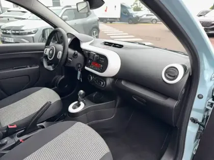 Photo 13 Renault Twingo  III E-Tech