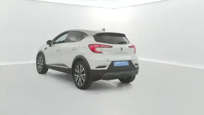Photo 11 Renault Captur  E-Tech Plug-in 160