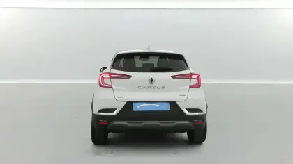 Photo 12 Renault Captur  E-Tech Plug-in 160