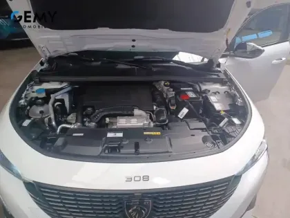Photo 11 Peugeot 308  PureTech 130ch S&S EAT8