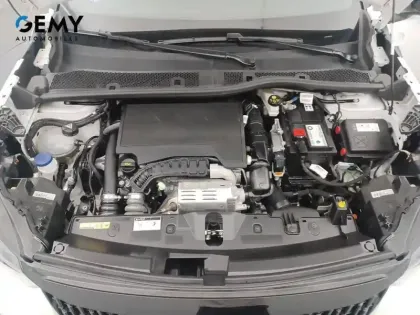 Photo 11 Peugeot 2008  PureTech 130 S&S EAT8