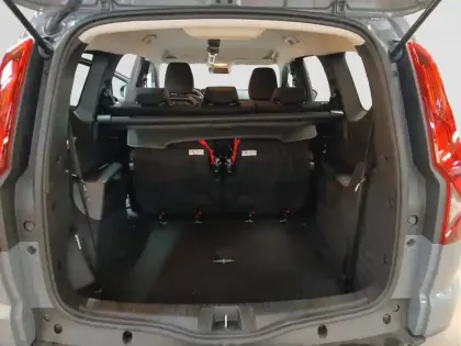 Photo 10 Dacia Jogger  Hybrid 140 7 places GSR2