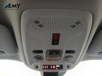 Photo 37 Peugeot 2008  Electrique 136 ch