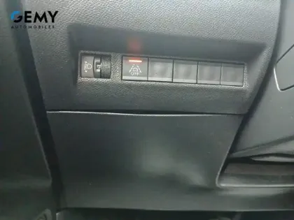 Photo 41 Peugeot 2008  Electrique 136 ch