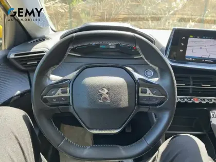 Photo 14 Peugeot 208  Electrique 50 kWh 136ch