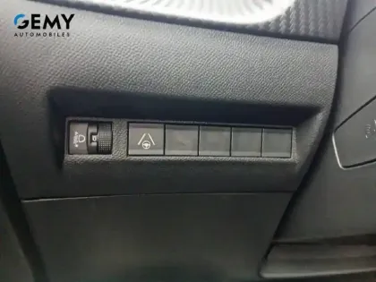 Photo 21 Peugeot 2008  Hybrid 145 e-DCS6