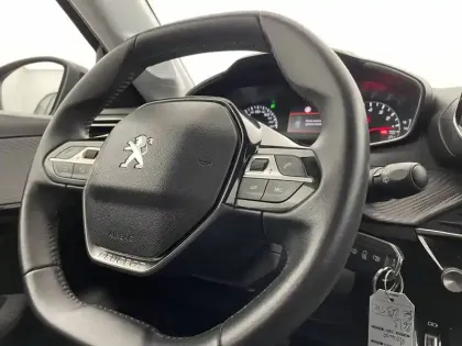 Photo 28 Peugeot 208  PureTech 100 S&S BVM6