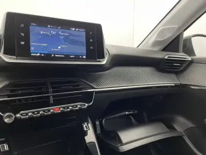 Photo 27 Peugeot 208  PureTech 100 S&S BVM6