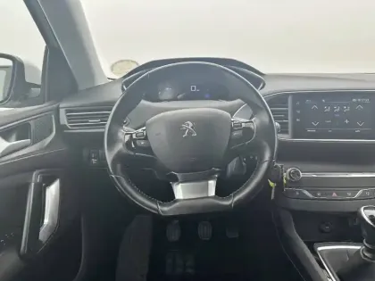 Photo 28 Peugeot 308  BlueHDi 100ch S&S BVM6