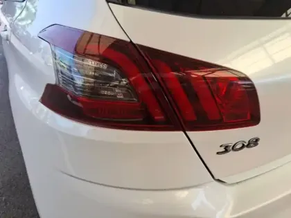 Photo 16 Peugeot 308  BlueHDi 100ch S&S BVM6