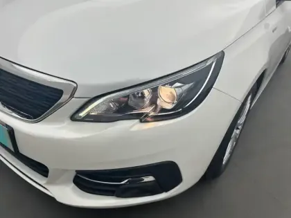 Photo 35 Peugeot 308  BlueHDi 100ch S&S BVM6