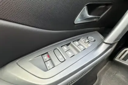 Photo 18 Peugeot 308  BlueHDi 130ch S&S EAT8