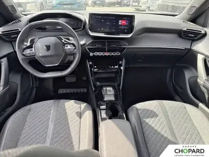 Photo 8 Peugeot 2008  Hybrid 136 e-DCS6