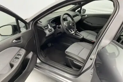 Photo 12 Renault Clio  E-Tech full hybrid 145