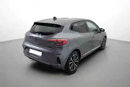 Photo 5 Renault Clio  E-Tech full hybrid 145