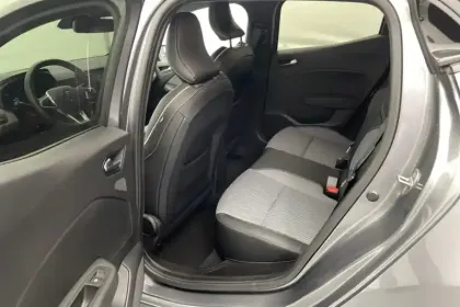 Photo 13 Renault Clio  E-Tech full hybrid 145