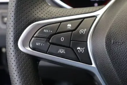 Photo 13 Renault Clio  E-Tech full hybrid 145