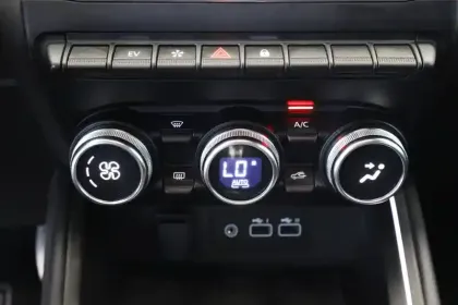 Photo 9 Renault Clio  E-Tech full hybrid 145