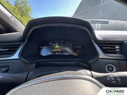 Photo 16 Renault Captur  E-Tech full hybrid 145 ch