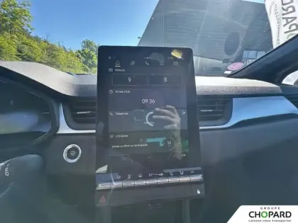 Photo 13 Renault Captur  E-Tech full hybrid 145 ch