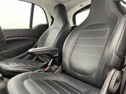 Photo 14 Smart Fortwo  Coupé 82 ch