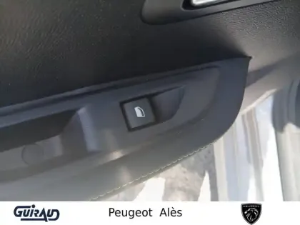 Photo 12 Peugeot 208  Hybrid 136 e-DCS6