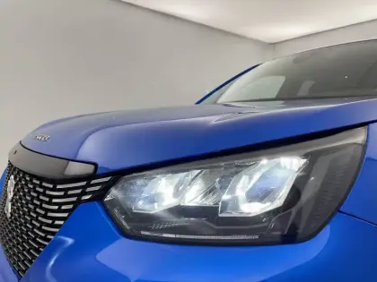 Photo 64 Peugeot 2008  PureTech 100 S&S BVM6