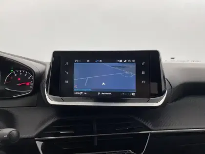 Photo 51 Peugeot 2008  PureTech 100 S&S BVM6