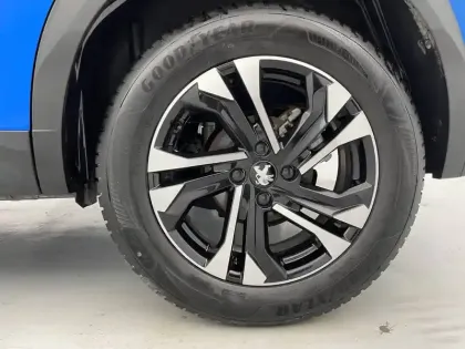 Photo 49 Peugeot 2008  PureTech 100 S&S BVM6