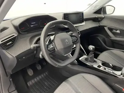 Photo 57 Peugeot 2008  PureTech 100 S&S BVM6